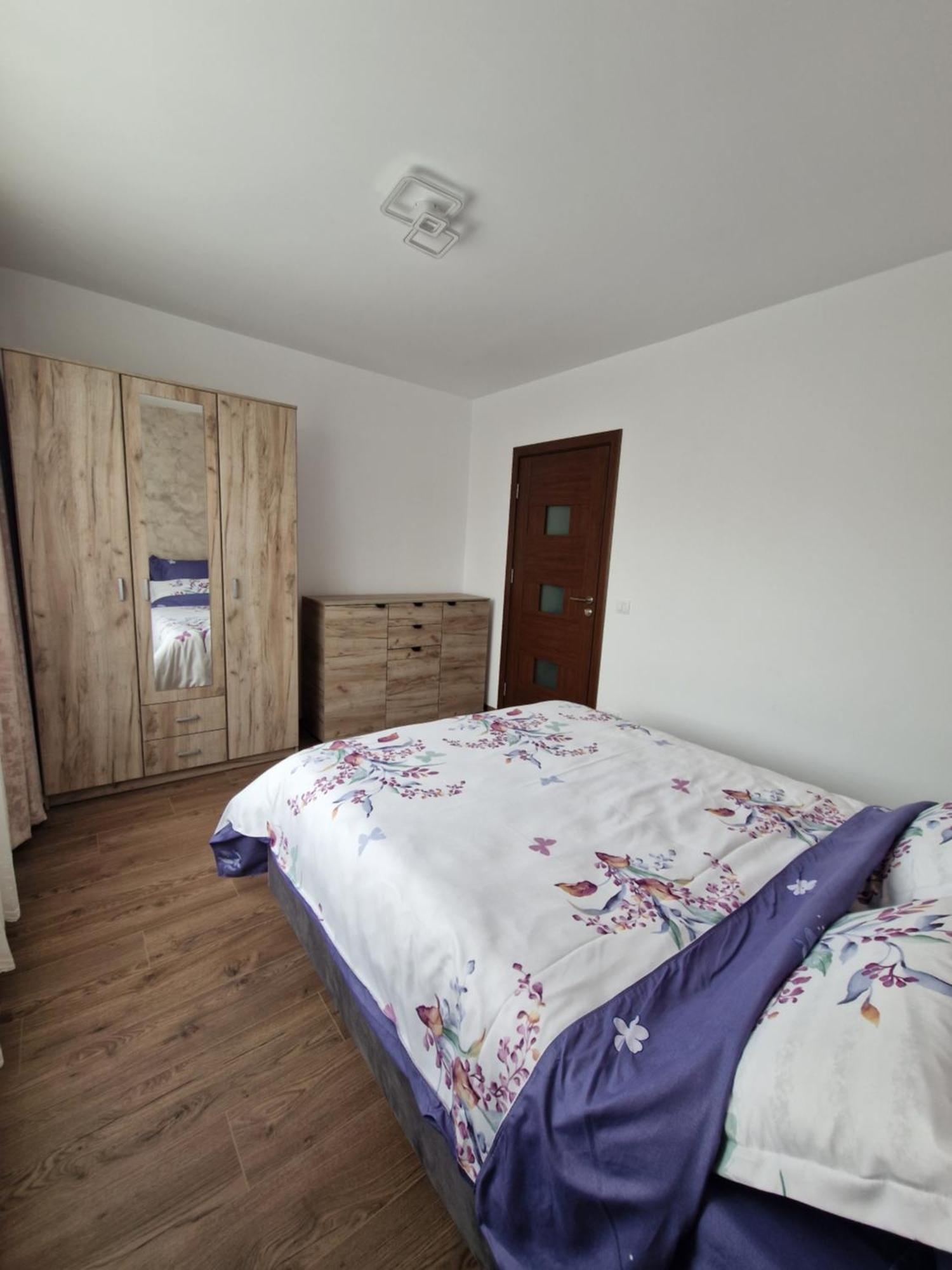 Downtown Apartment Râmnicu Vâlcea Esterno foto
