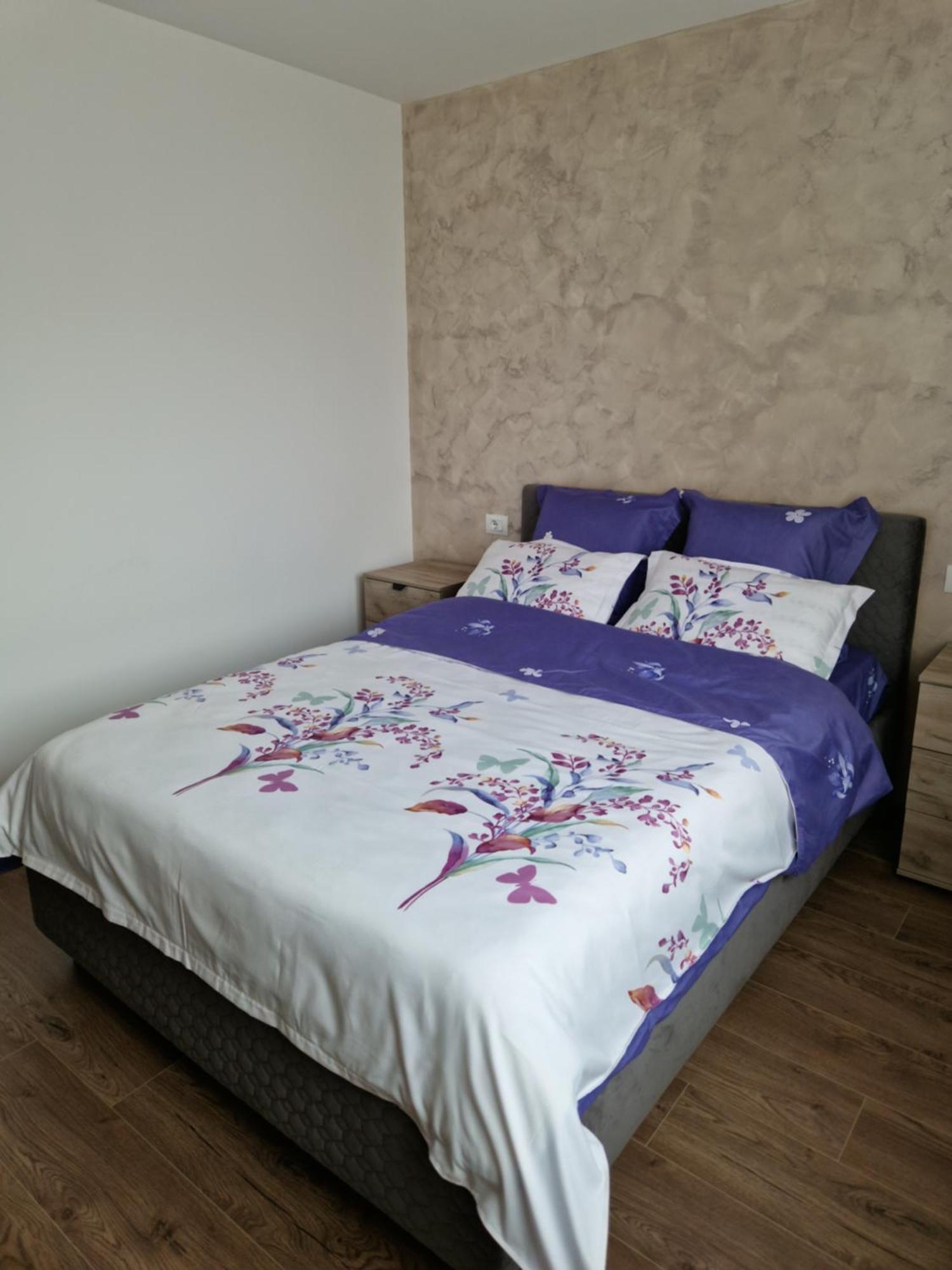 Downtown Apartment Râmnicu Vâlcea Esterno foto