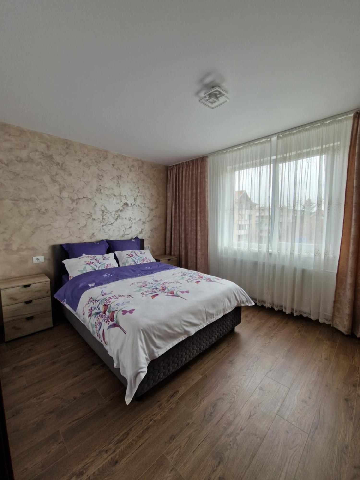 Downtown Apartment Râmnicu Vâlcea Esterno foto