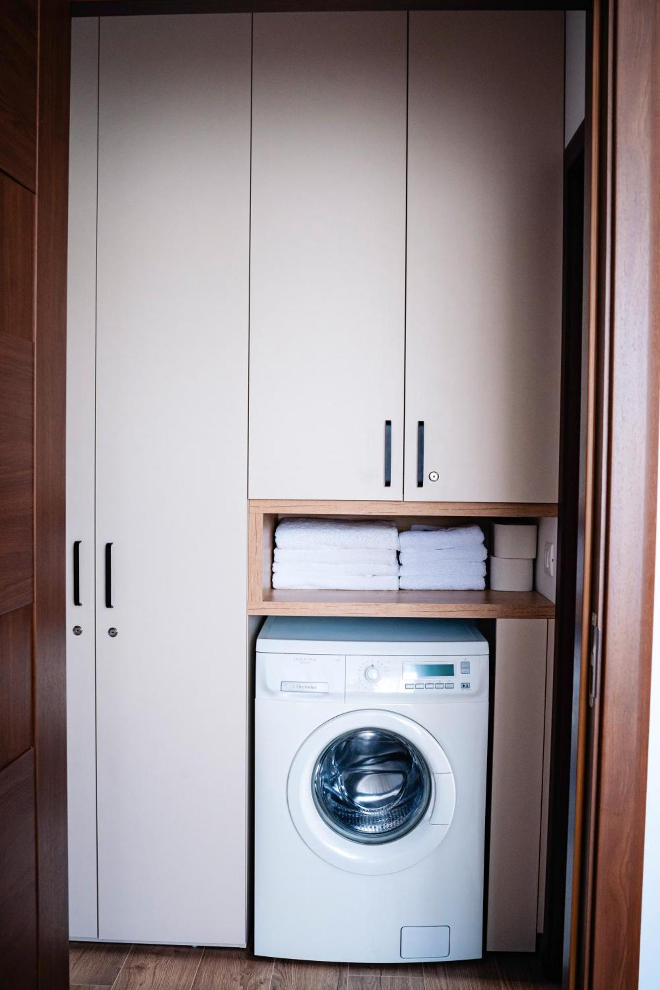 Downtown Apartment Râmnicu Vâlcea Esterno foto
