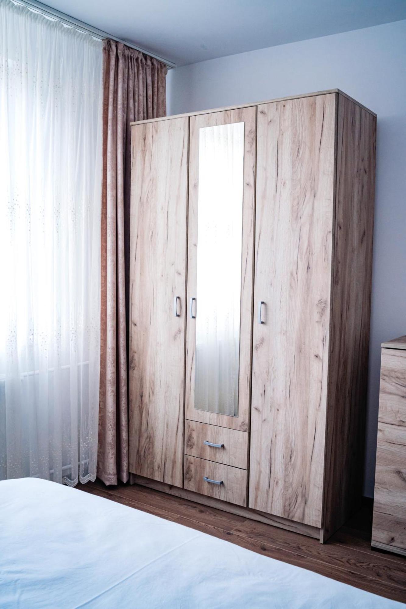 Downtown Apartment Râmnicu Vâlcea Esterno foto